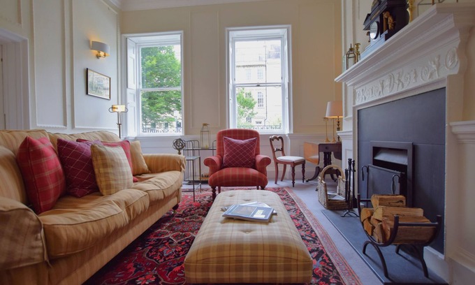 Upper Town Cottage | Catharine Place Garden - Striking Georgian apartment set on a handsome square in the city