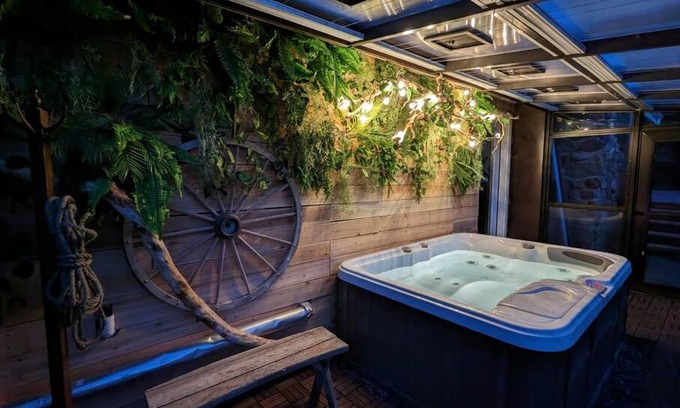 Harpersfield Villa | Catskills Farmhouse and Spa