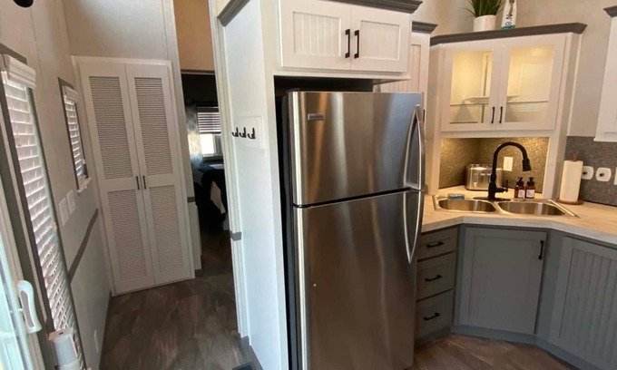 St. Maries House | Cave Bay Tiny Home 1 at Riverside Landing, **New property!**