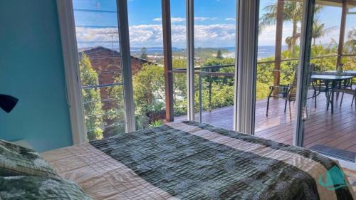 Caves Beach House | Caves Cottage - gorgeous 180 degree ocean views