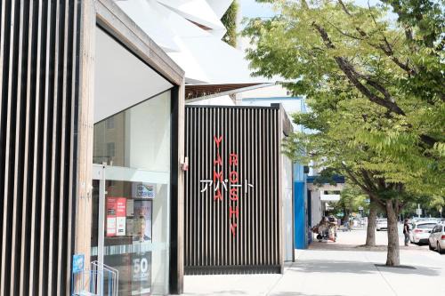 Braddon Apartment | CBD Japanese Retreat 2BR 1P Brekky Wifi Netflix