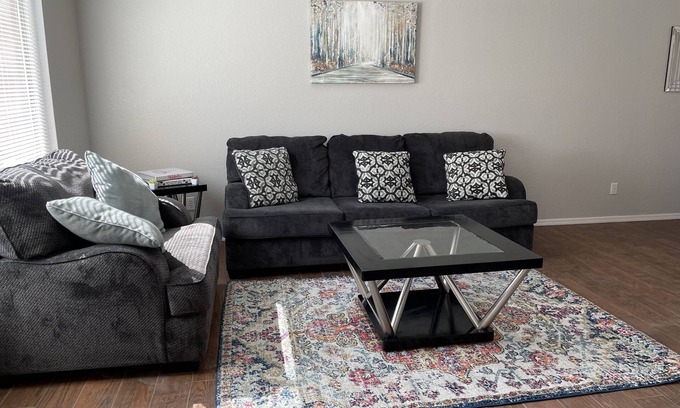 Sierra Vista House | CC’s Charming home