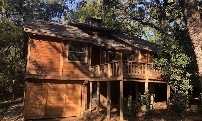 Lake Dallas Cabin | Cedar Cabin on Stilts with 2 decks in the Trees by Lake Lewisville