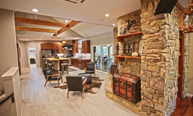 Sunset House | Cedar Creek Oasis in Sunset, SC