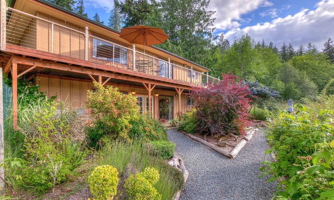 Eastsound House | Cedar Field Vacation House on Orcas Island - August Nights Sale!