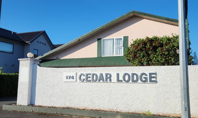 Hamilton North Hotel | Cedar Lodge Motel Hamilton