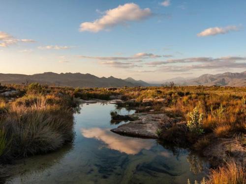 Op-die-Berg Cabin | Cedarpeak Mountain cottages