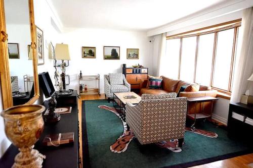 Historic Old Town House | Cellar House NOTL - Entire Home in the Heart of Niagara-on-the-Lake