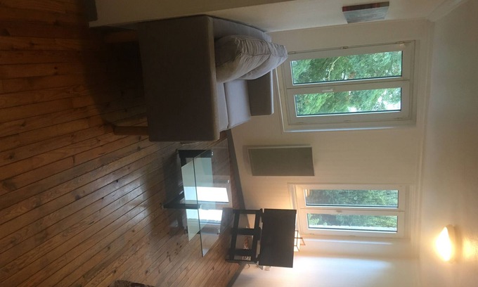 Elbeuf Apartment | Center Elbeuf apartment F3 third floor in front of raised square