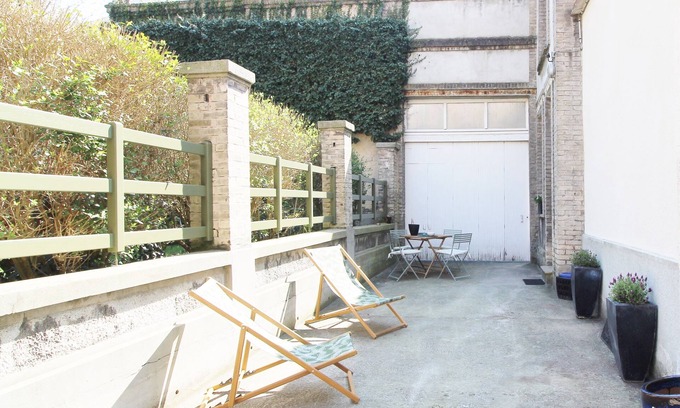 Courlancy House | Center Maisonnette near cathedral with terrace