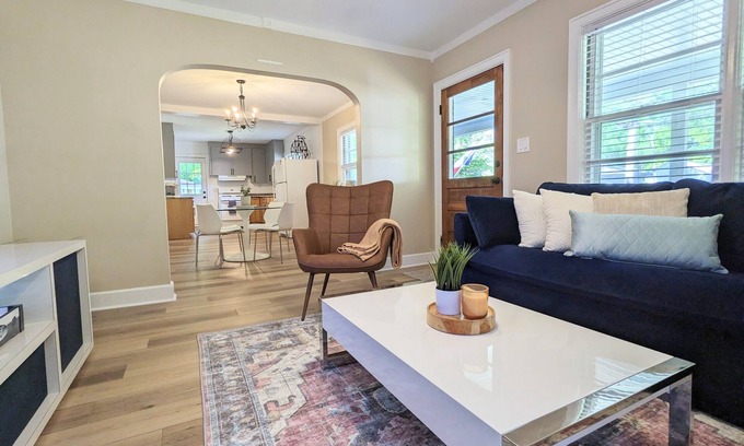 Wilmington House | Center of Wilmington-Zen on 42nd-fully fenced yard-Pets ok