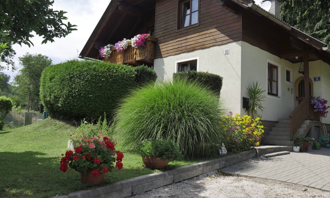 Poertschach am Woerthersee Apartment | Central, quiet location in the countryside