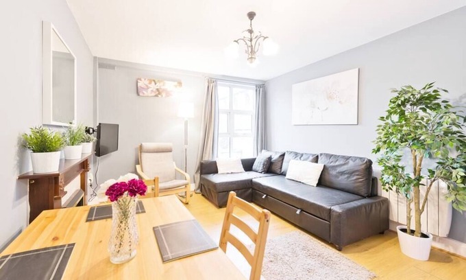 City Centre Dublin Apartment | CENTRAL*1-BED APT*TV & RELIABLE FAST WIFI*