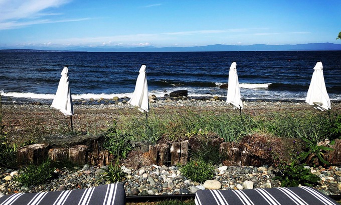 Regional District of Nanaimo Resort | Central 2 bdr Beachfront Hot Tub Clam/Oyster FREE kids kayak use, hiking trails