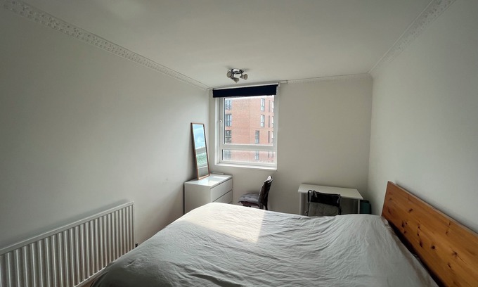 Shoreditch Apartment | Central 2BD Flat with Balcony - Shoreditch