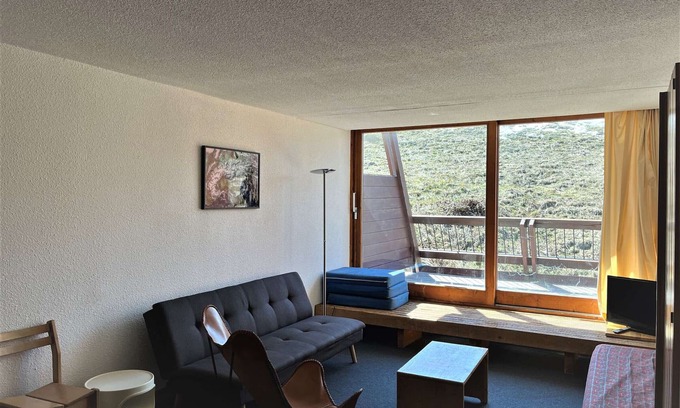 Arc-1600 Apartment | Central 3-Room Apartment for 7, South Balcony, Near Slopes & Shops, Arc 1600