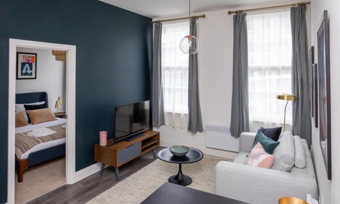Saint Paul's Apartment | Central Apartment for 2 in Stokes Croft