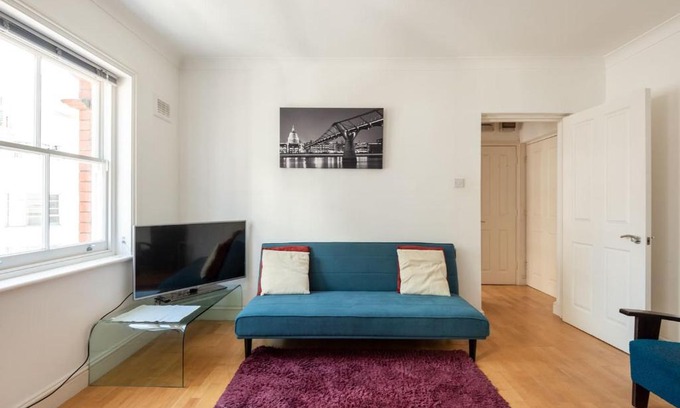 Spitalfields Apartment | Central Apartment For 3 By Liverpool St Stn