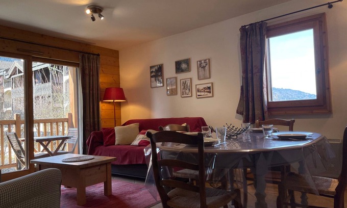 Samoens Apartment | Central Apartment in Samoëns: Spacious, Modern, Near Ski Bus, with Free Parking