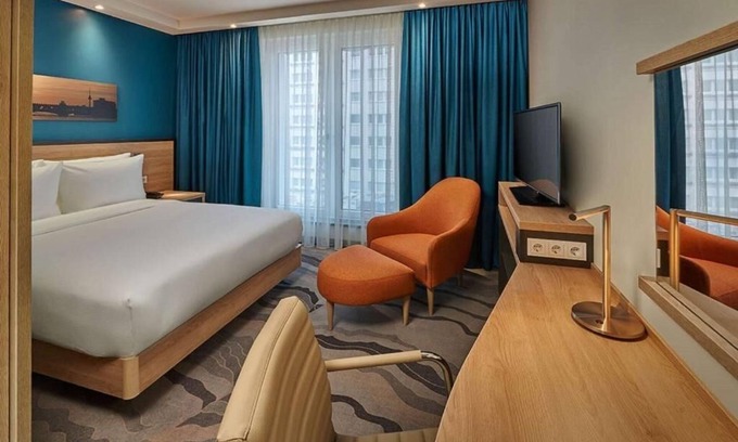 Mitte Hotel | Central Berlin Stay: 3 City View Units | Walk to Alexanderplatz & Iconic Sights