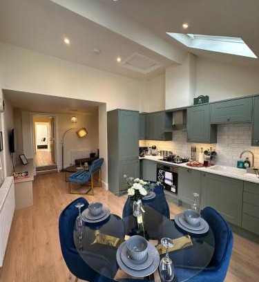 Mill Road Apartment | Central Cambridge Apartments by Tas