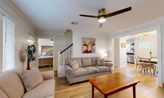 College Station Apartment | Central Charm ~ Aggieland Vacation Rentals