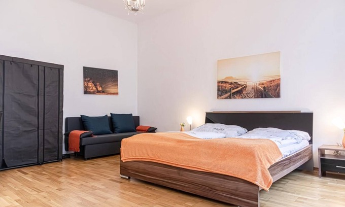 Favoriten Apartment | Central Elegance 2 BR Apt @Vienna's Vibrant Center