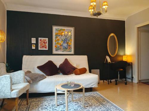 Umea Apartment | Central hel lägenhet. Nära till allt.