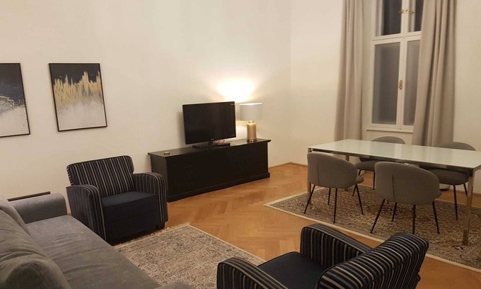 Innere Stadt Apartment | CENTRAL LOCATION 1 BED APT. "ROGERGASSE"