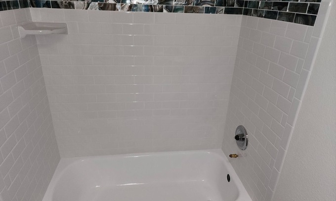 Hodgin House | Central location. Easy access to freeways. Close to Balloon Fiesta Park.