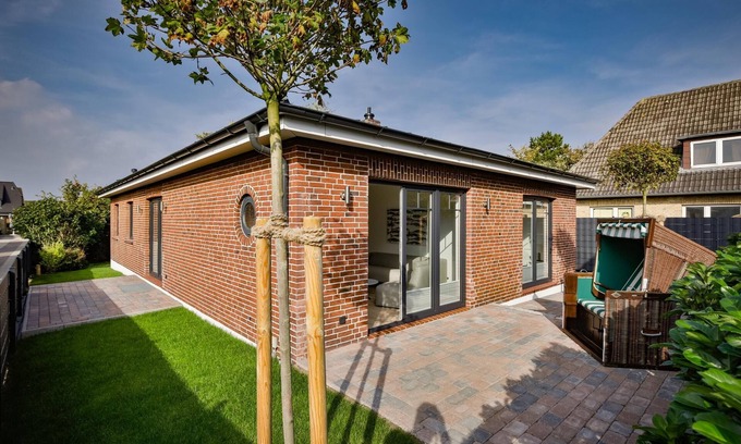 Westerland House | Central luxury house for 4 persons with sauna, garden, parking space, WLAN.