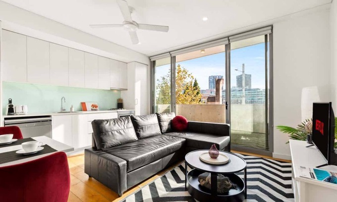 Surry Hills Apartment | Central, modern 1 bedroom with air-con & balcony