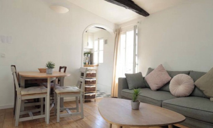 11th Arrondissement Apartment | Central Paris flat w/charm Bastille/Marais. Max 5-6 pers 2 min to metro & market