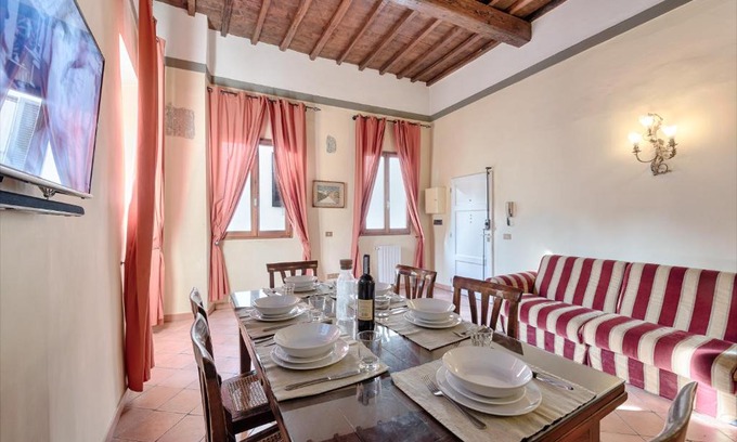 San Giovanni Apartment | Central Strozzi by Mmega