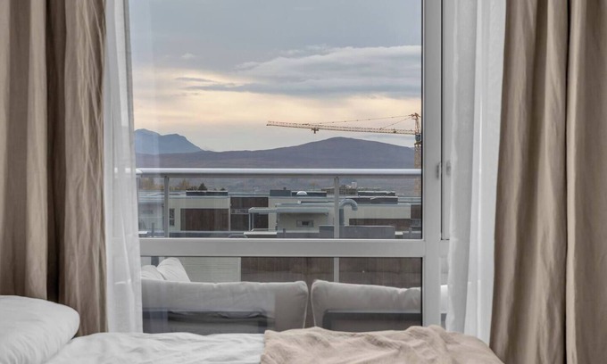 Tromso Apartment | Central stylish apartment with sea & Mountain view - with huge balcony