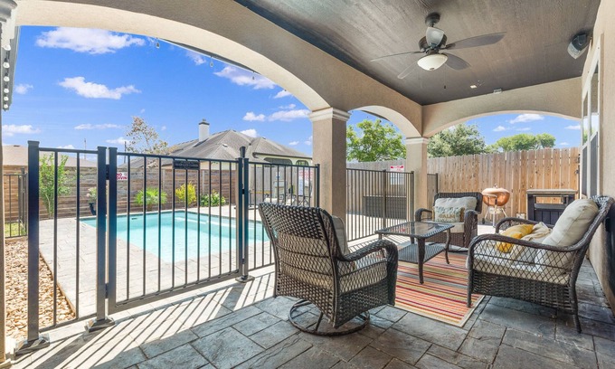 Bay Area House | Centrally located Villa by the Bay with private pool.