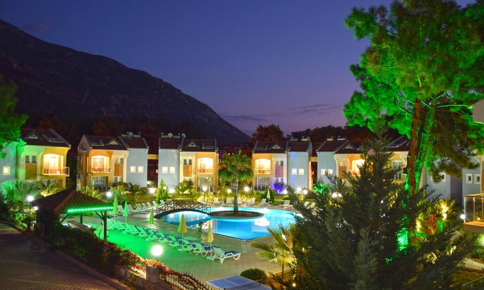 Hisaronu Hotel | Centrally located 2 bed 1 bath apartment in Hisaronu Center with FREE WIFI