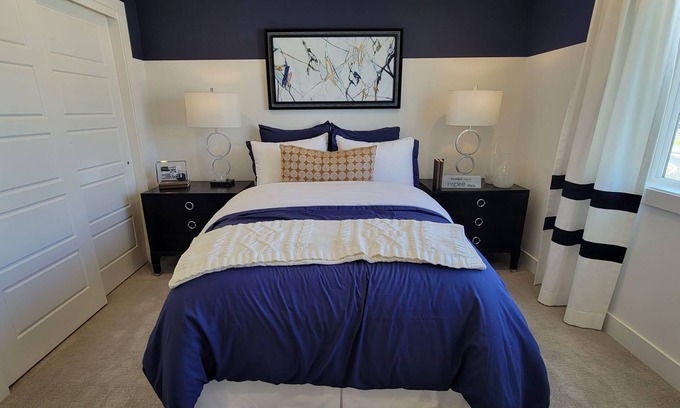 Bluffdale House | Centrally located at the point of the mountain