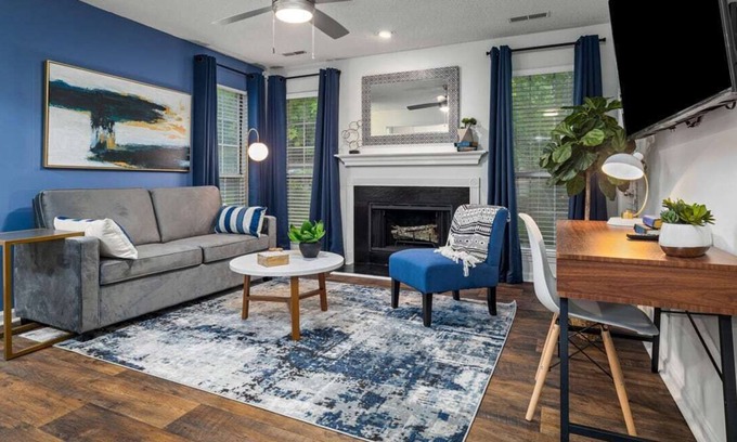 Meadowbrook Apartment | Centrally Located |Fast WiFi |Cozy King Bed