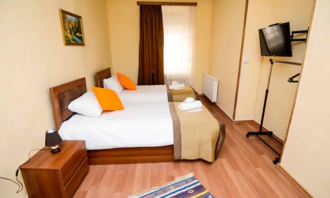 mtatsminda Apartment | Centrally Located Flat with Two bedrooms