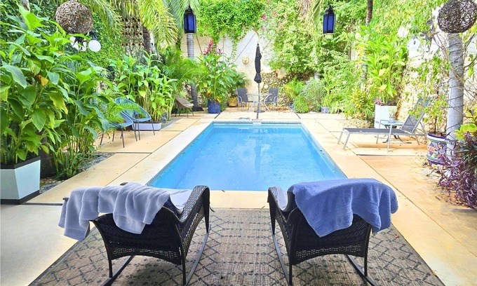 Centro House | Centro Oasis: Pool, Rooftop Deck, A/C, Wi-Fi, Private Parking, Walk to BEST.