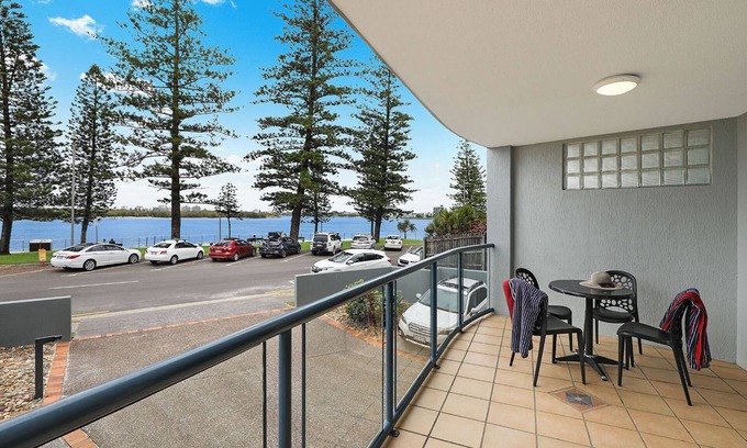 Caloundra Apartment | Cerulean Beachfront Apartment - Unit 02