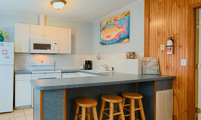 Cherry Grove Beach Condo | CG Beach Bungalow #3