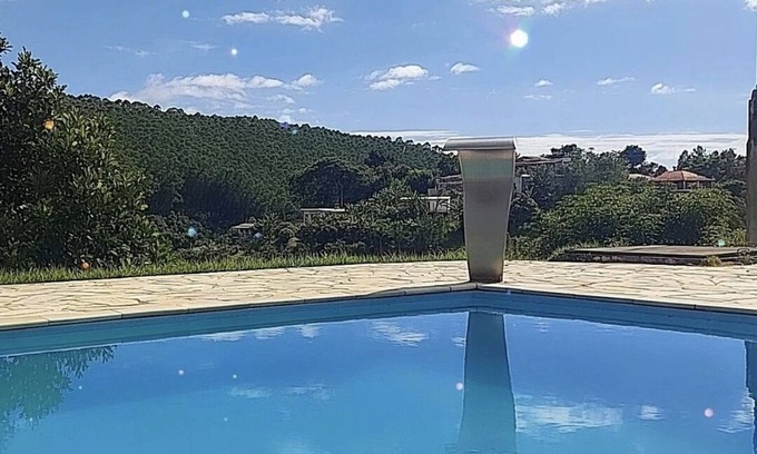 Igarata House | Chácara Aconchegante em Igaratá com Piscina Adulto e Infantil,wi-fi e Muito Mais