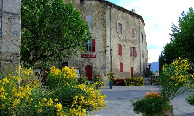 Rosans Bed & Breakfast | Château de Rosans