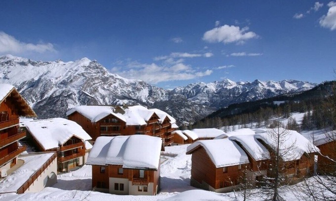 Puy-Saint-Vincent House | CH33PAE - TRIPLEX CHALET 4 BEDROOM, TERRACE AND BALCONY