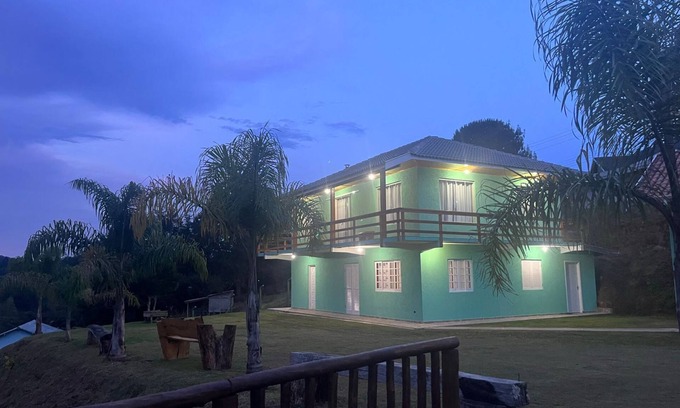 Agua Santa House | Chácara das Palmeiras | 16 min from Capivari | Ideal for families and groups