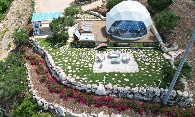 Castellammare del Golfo Villa | Chalet 'Dome On The Hill with Jacuzzi' with Sea View, Wi-Fi and Air Conditioning