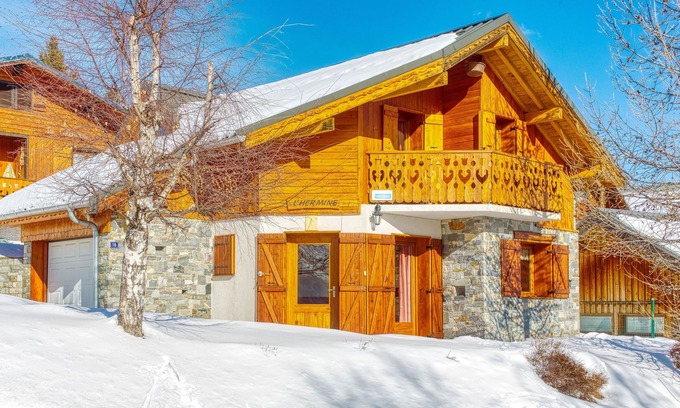 La Toussuire Ski Chalet | Chalet l’Hermine - Three Bedroom Chalet, Sleeps 8