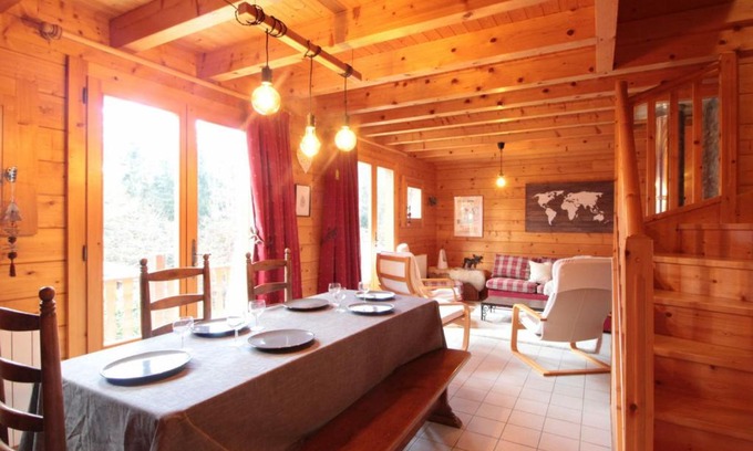Les Carroz-d'Araches Ski Chalet | Chalet équipé avec poêle et garage, proche centre et remontées mécaniques - FR-1-572-107